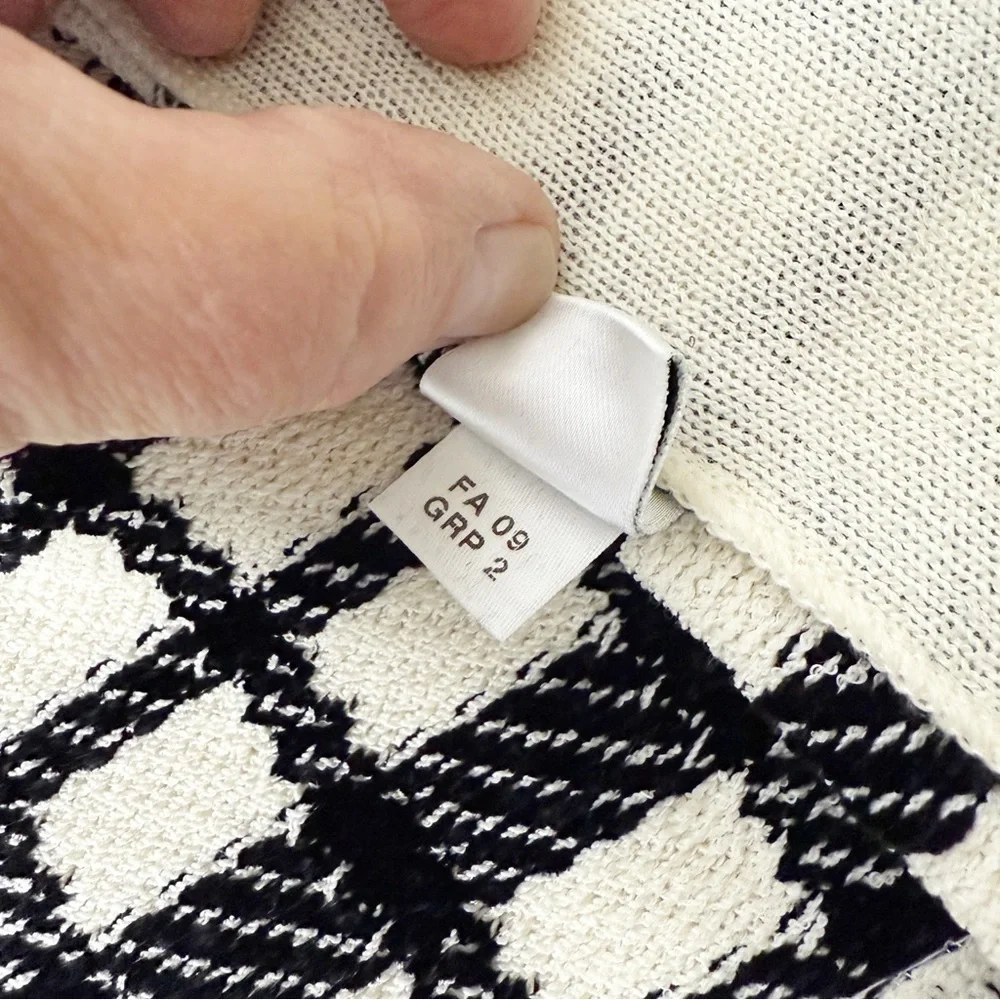 ST. JOHN Black & Off-White Plaid Knit Button‎ Jacket Size 6